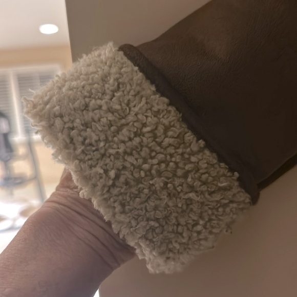 Ellen Tracy faux suede and faux fur coat - Picture 4 of 7